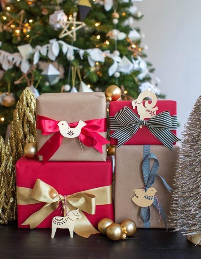 Festive Woodland Gift Scene