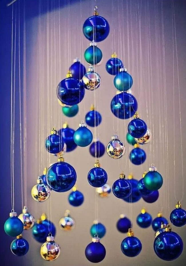 Silver Blue Spheres Dance