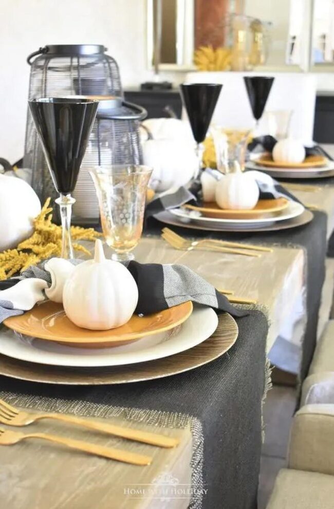 Metallic Gold Autumn Tablescape