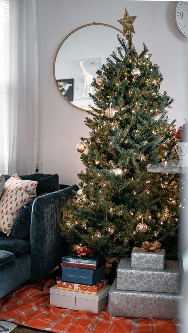 Golden Ornament Shimmer