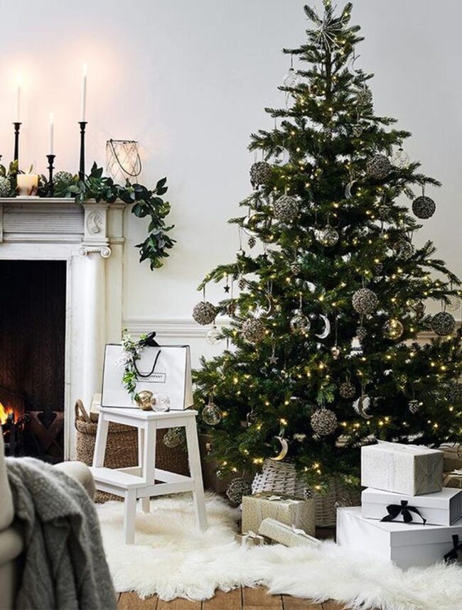 Golden Glimmer Christmas