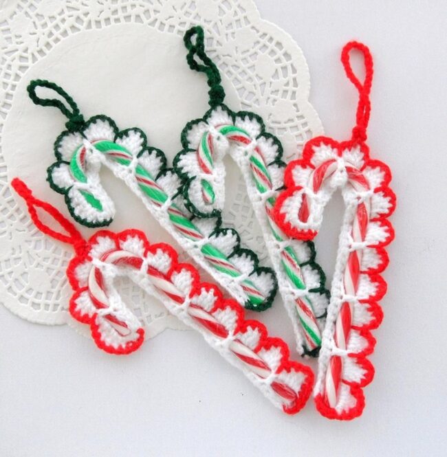 Yarn-Wrapped Festive Ornaments