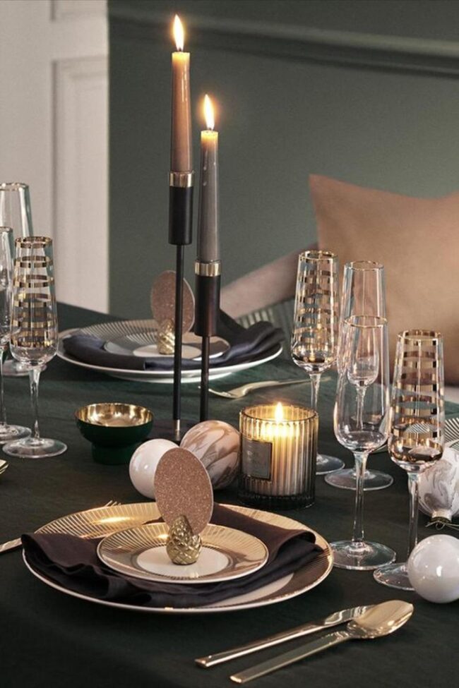 Dark Green Gold Pineapple