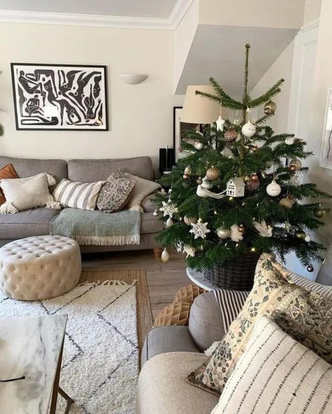 Gold Whispers Christmas