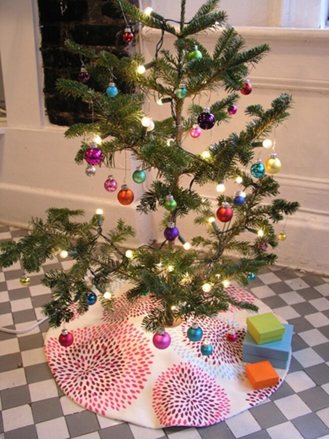 Festive Green Glittering Ornaments