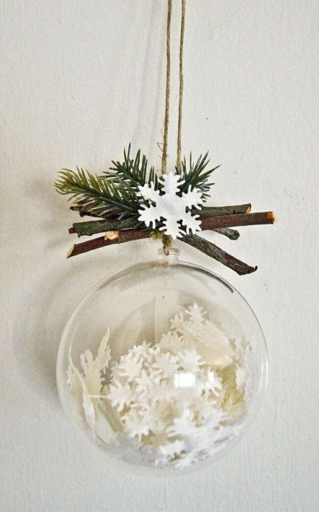 Emerald Snowflake Globe