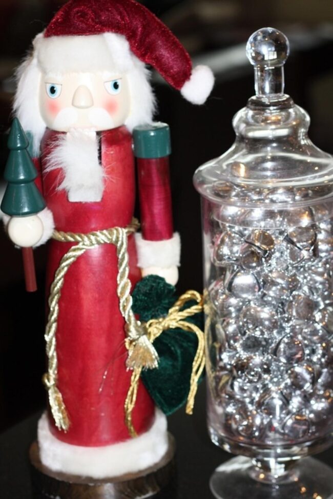 Metallic Nutcrackers Shine