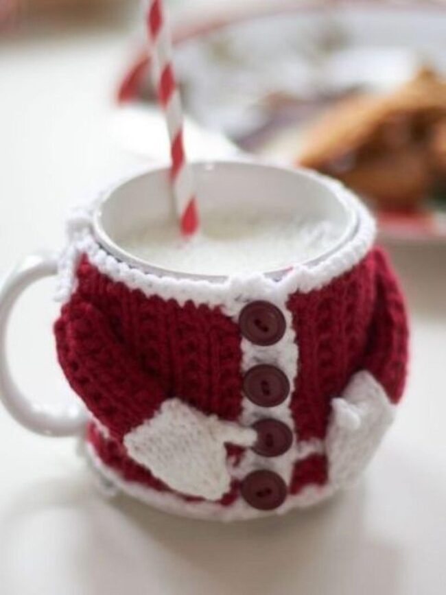 Knitted Mug Wardrobe