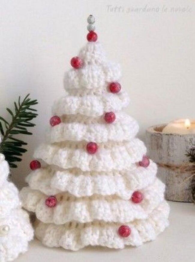Knitted White Winter Corner