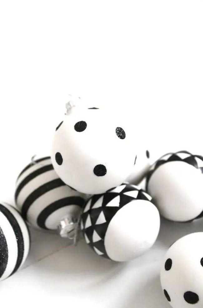 Black White Pattern Spheres