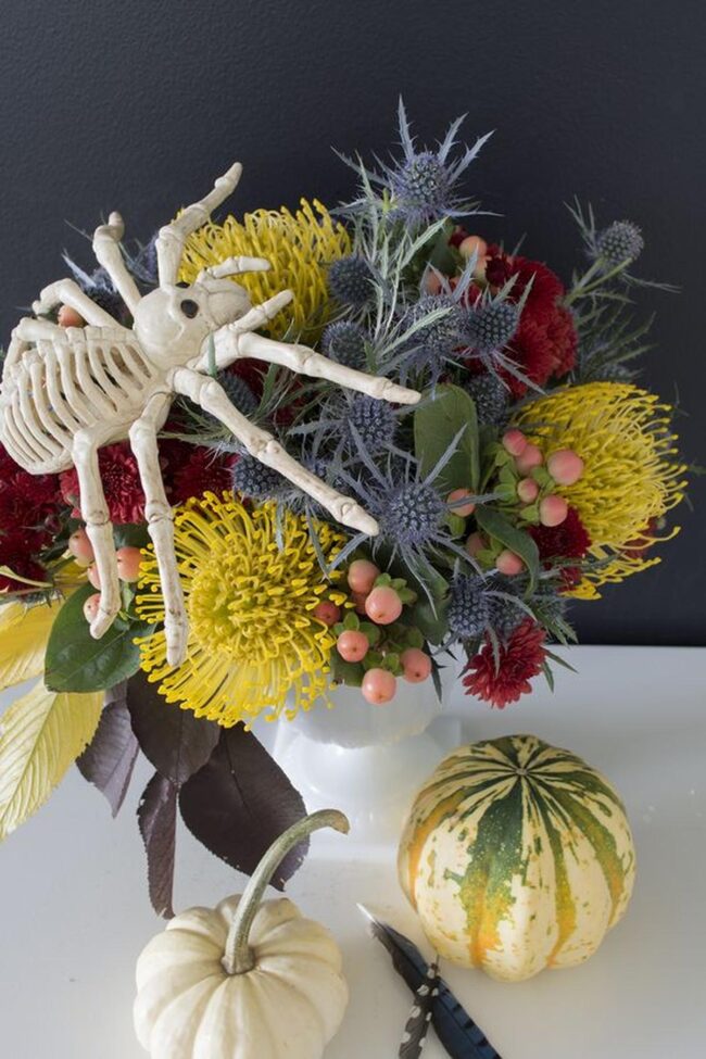 Autumn Spiky Skeleton Blooms