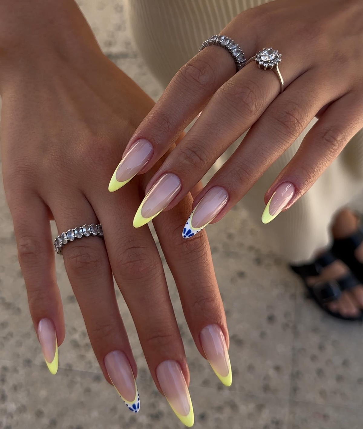 18 Adorable Pastel Yellow Nail Designs to Adore - Archeworks