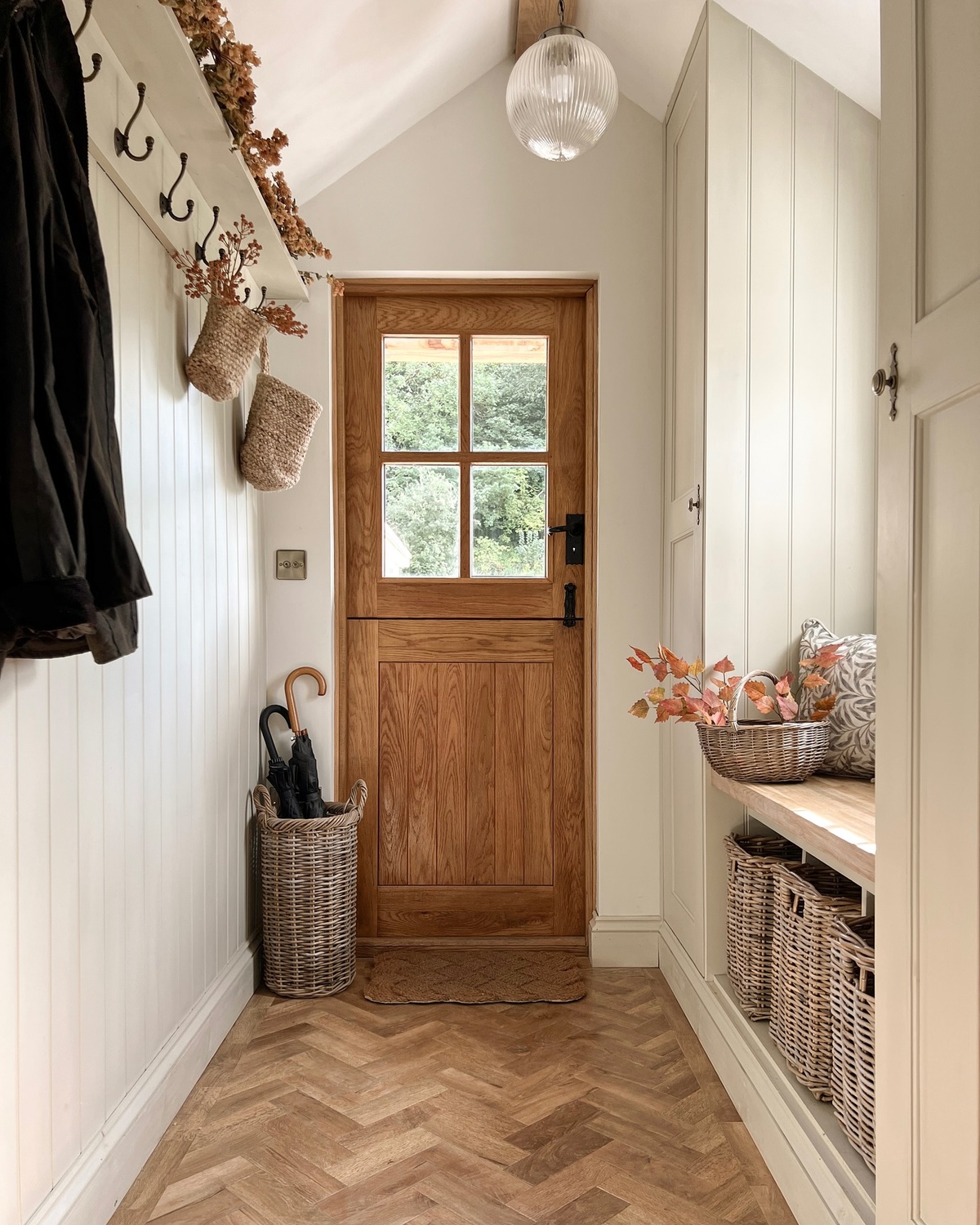 16 Stylish Entrance Hall Decor Ideas to Impress Guests - Archeworks