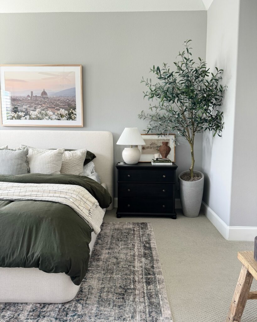 18 Light Grey Wall Ideas for a Calm Bedroom Vibe Archeworks
