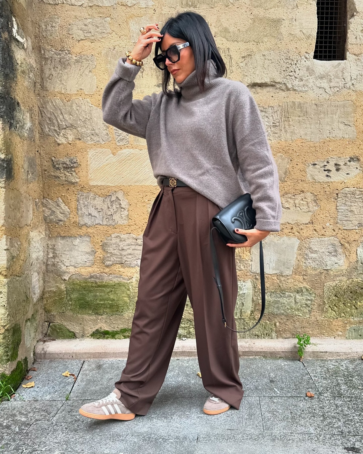 Does Grey Sweater And Brown Pants Match