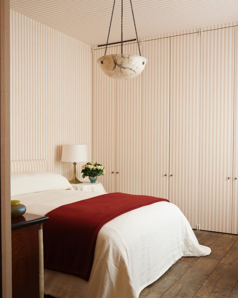 18 Stunning Light Bedroom Color Ideas - Archeworks