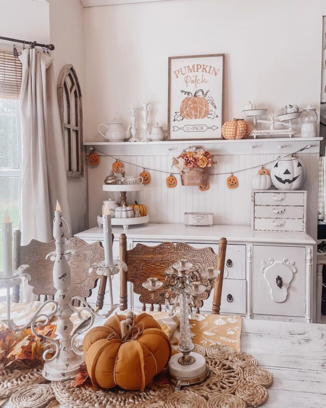 Rustic Pumpkin Decor with Vintage Appeal