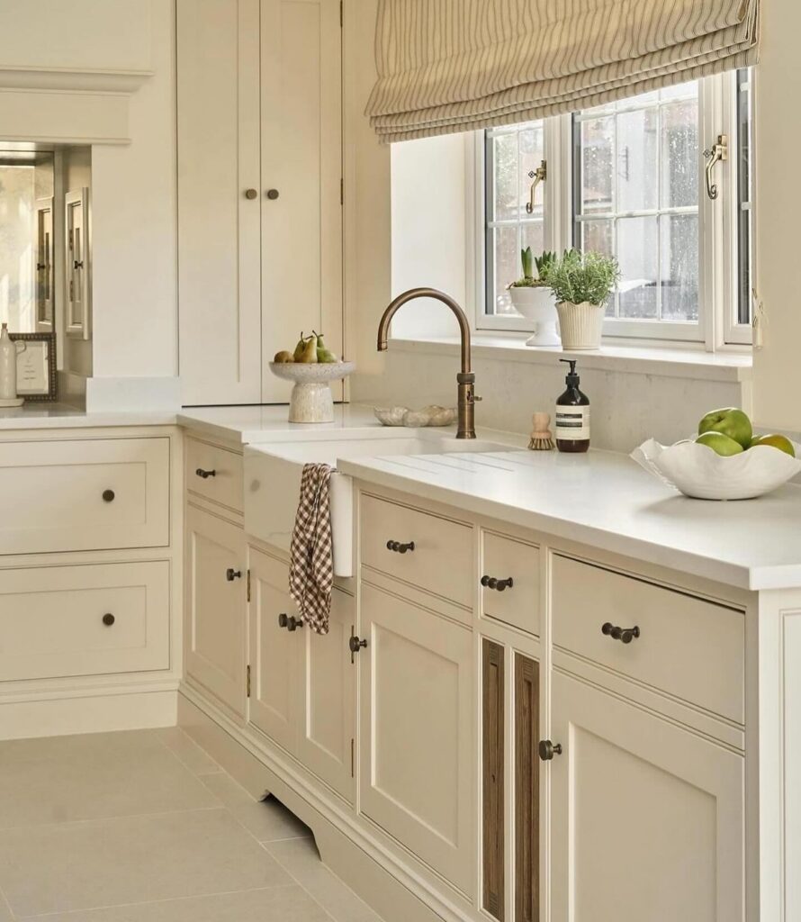 18 Chic Cream Kitchen Cabinet Designs to Enhance Your Space - Archeworks